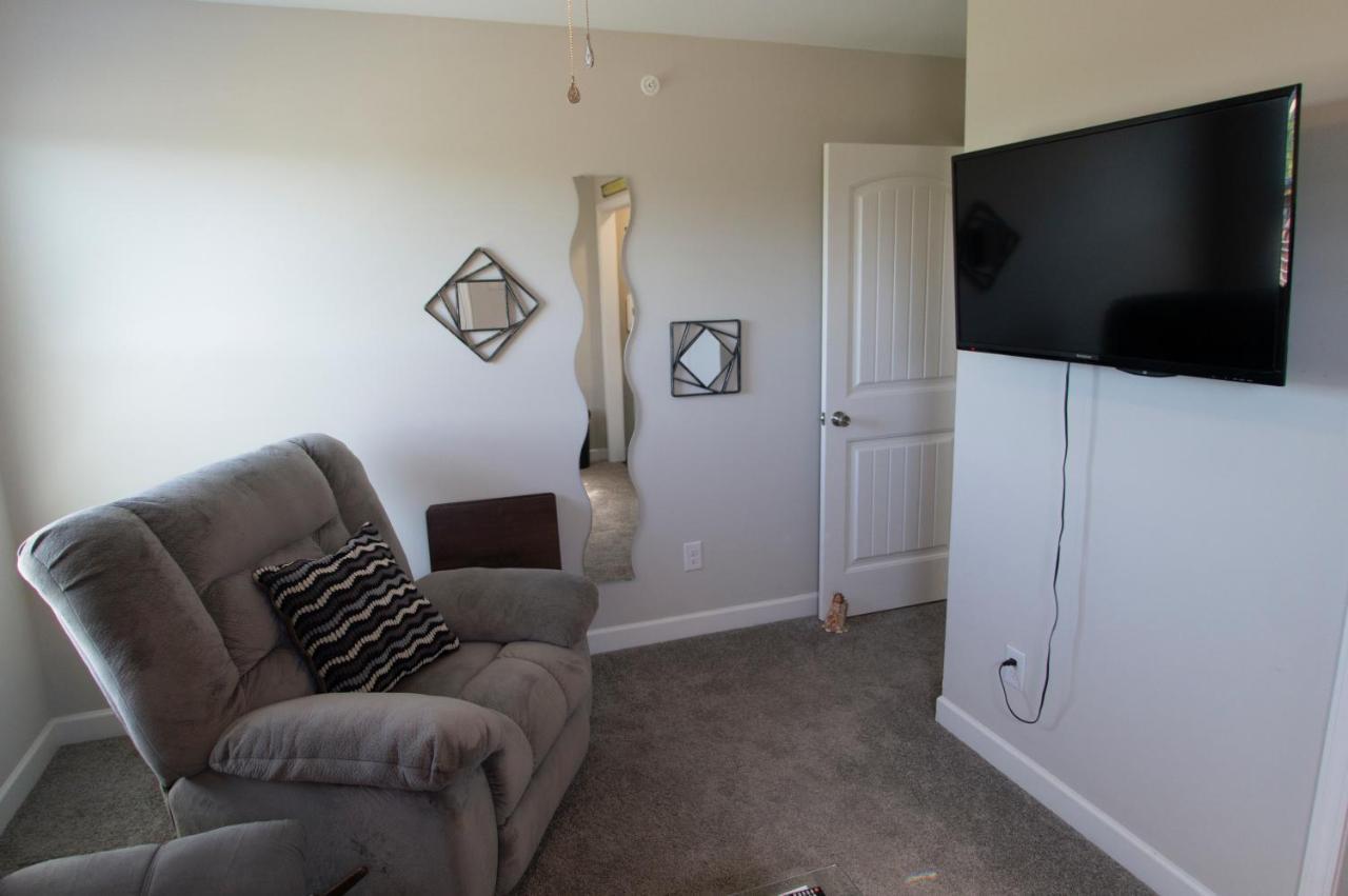 Great Little Guest Suite With Private Entry & Deck! Pet Friendly & 30 Mins To Nashville! Ashland City Exterior photo